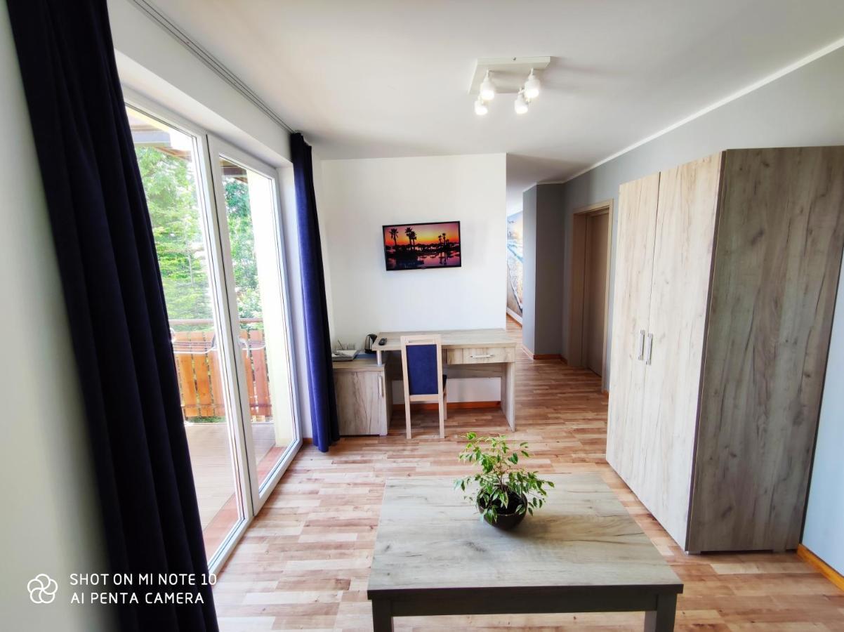 Pokoje Goscinne Pod Kasztanami Łeba Exteriör bild