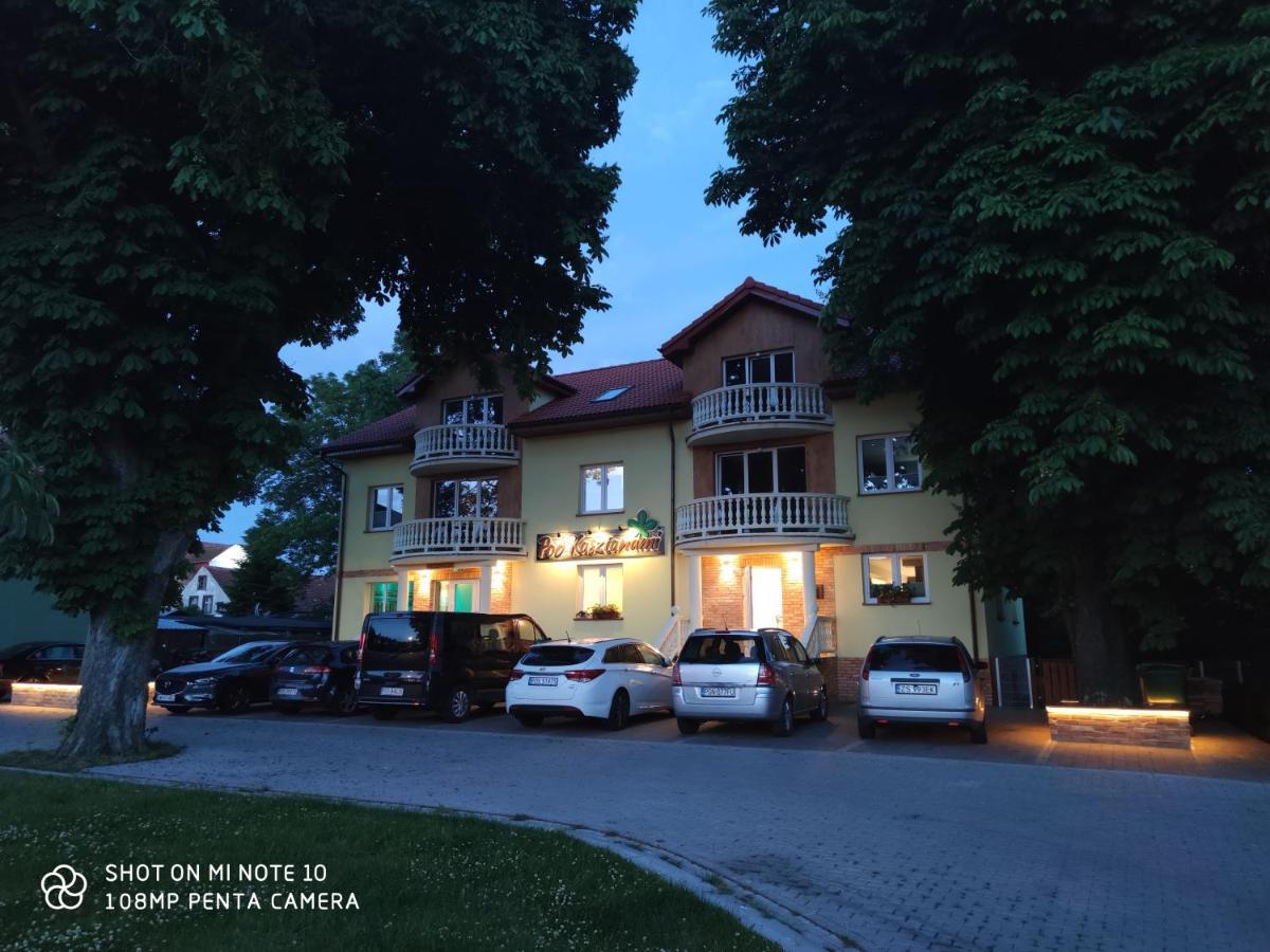 Pokoje Goscinne Pod Kasztanami Łeba Exteriör bild